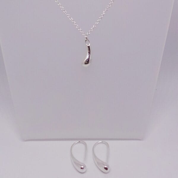 Smooth, Classical, Silver Plated Teardrop Necklace and Earrings