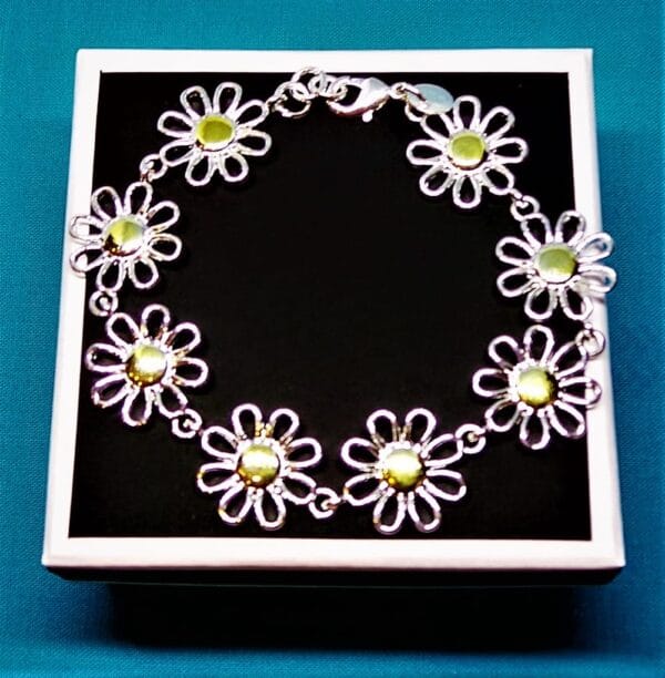 Chunky Silver Plated Daisy Bracelet